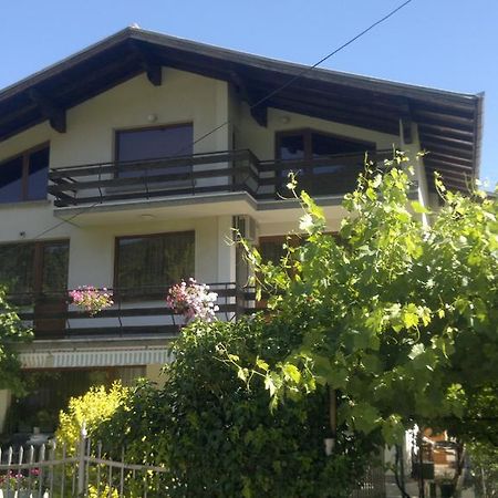 Slavina Guest House ساباريفا بانيا المظهر الخارجي الصورة