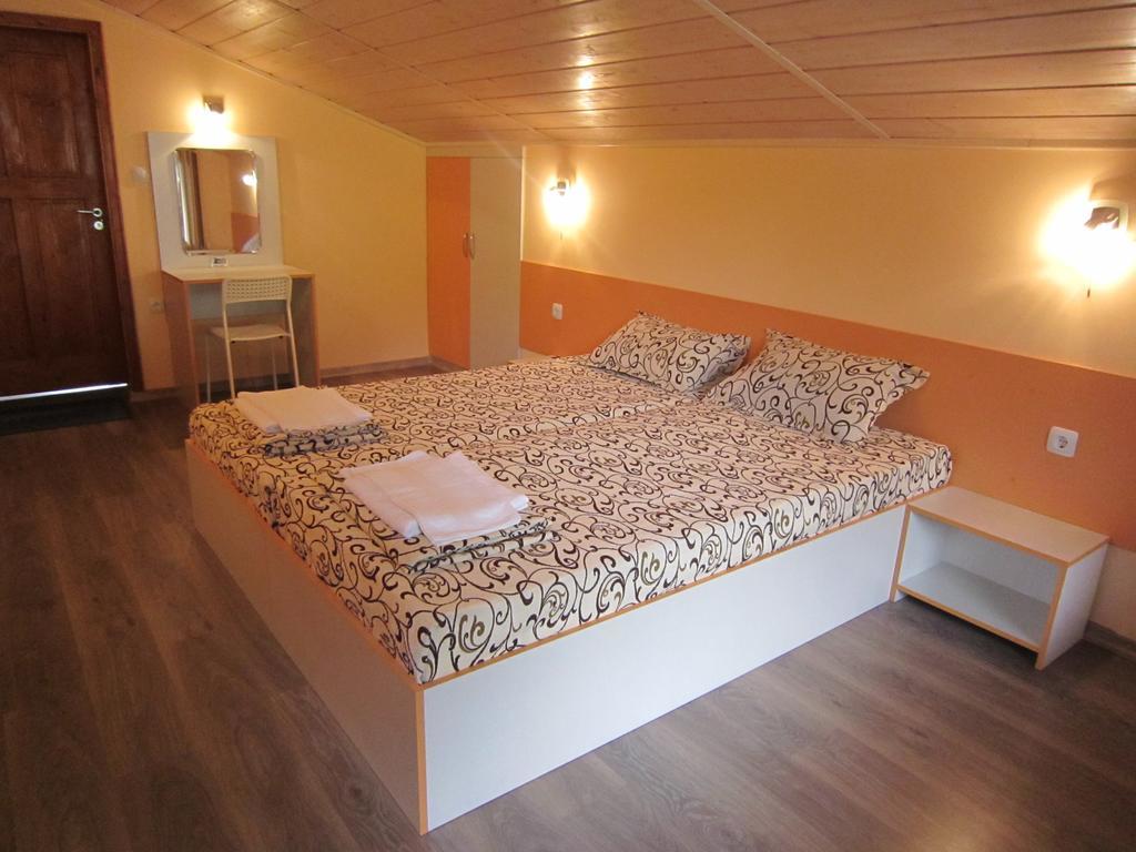 Slavina Guest House ساباريفا بانيا المظهر الخارجي الصورة