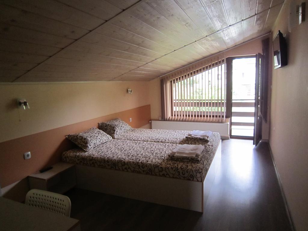 Slavina Guest House ساباريفا بانيا الغرفة الصورة