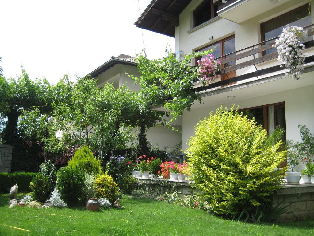 Slavina Guest House ساباريفا بانيا المظهر الخارجي الصورة