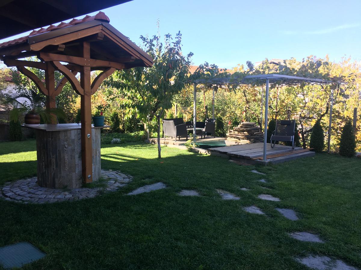 Slavina Guest House ساباريفا بانيا المظهر الخارجي الصورة